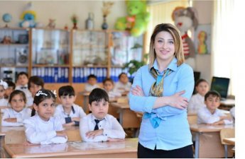 Üç məktəbdə müəllimlər vahid formaya keçdi: Nə dəyişib? - Direktorlar danışır