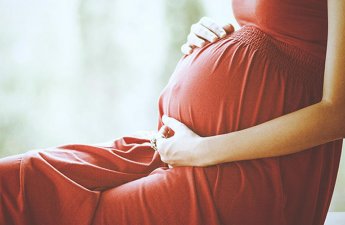 Şəmkirdə valideynlərini itirən qız 15 yaşında ana oldu - Yenə hamilədir...