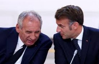 Макрон принял отставку Франсуа Байру