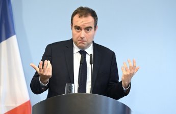 Правительство Франции возглавил Лекорню