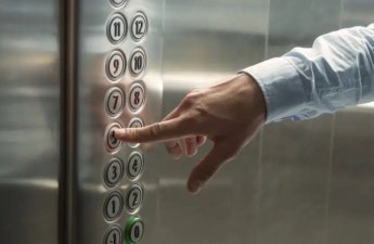 Liftdə 4 gün ac-susuz qaldı