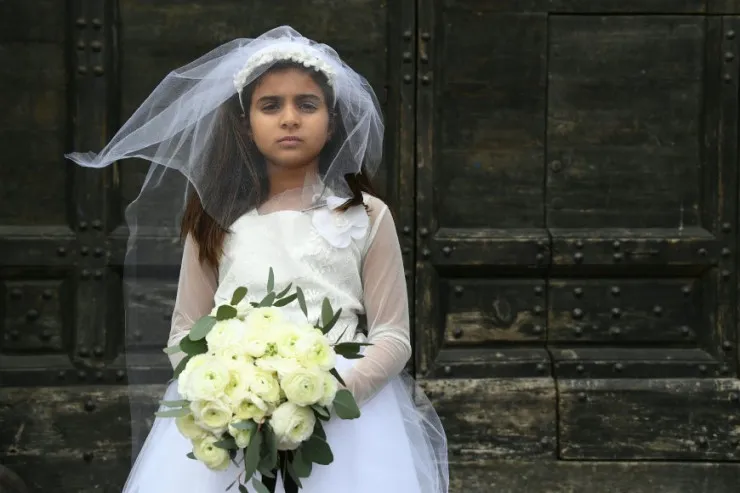 14 yaşlı qızı nişanladılar - Ata həbs edildi