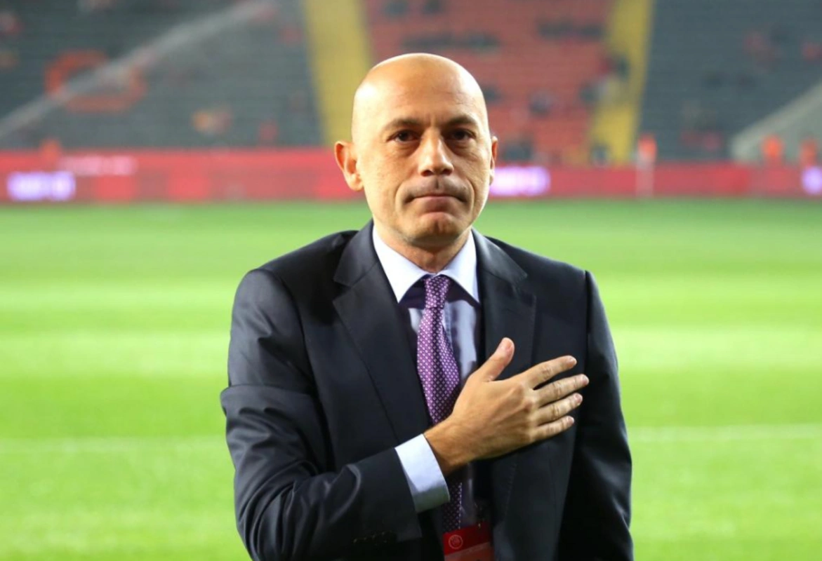Cüneyt Çakır “Benfika” – “Qarabağ” oyununa təyinat aldı