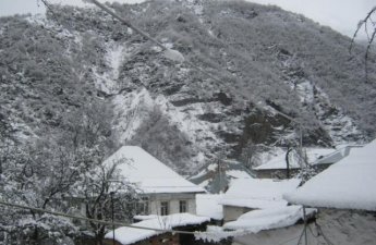 В районах выпал снег