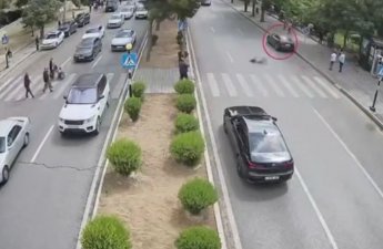 Bakıda keçiddən keçən piyadanı maşın vurub
