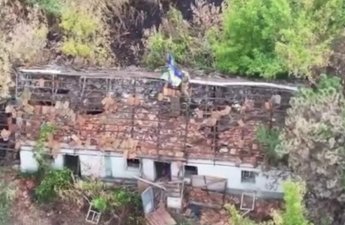 Donbasın daha bir kəndində Ukrayna bayrağı ucaldıldı...-FOTO+VİDEO