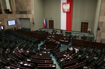 В Польше отменили выплаты неработающим украинцам