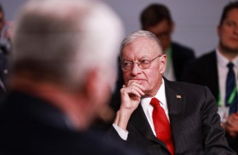 Келлог обсудил с Умеровым мирный процесс между Россией и Украиной
