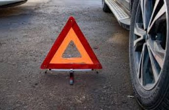 МЧС: В Агдаме при столкновении автомобиля с экскаватором пострадали два человека