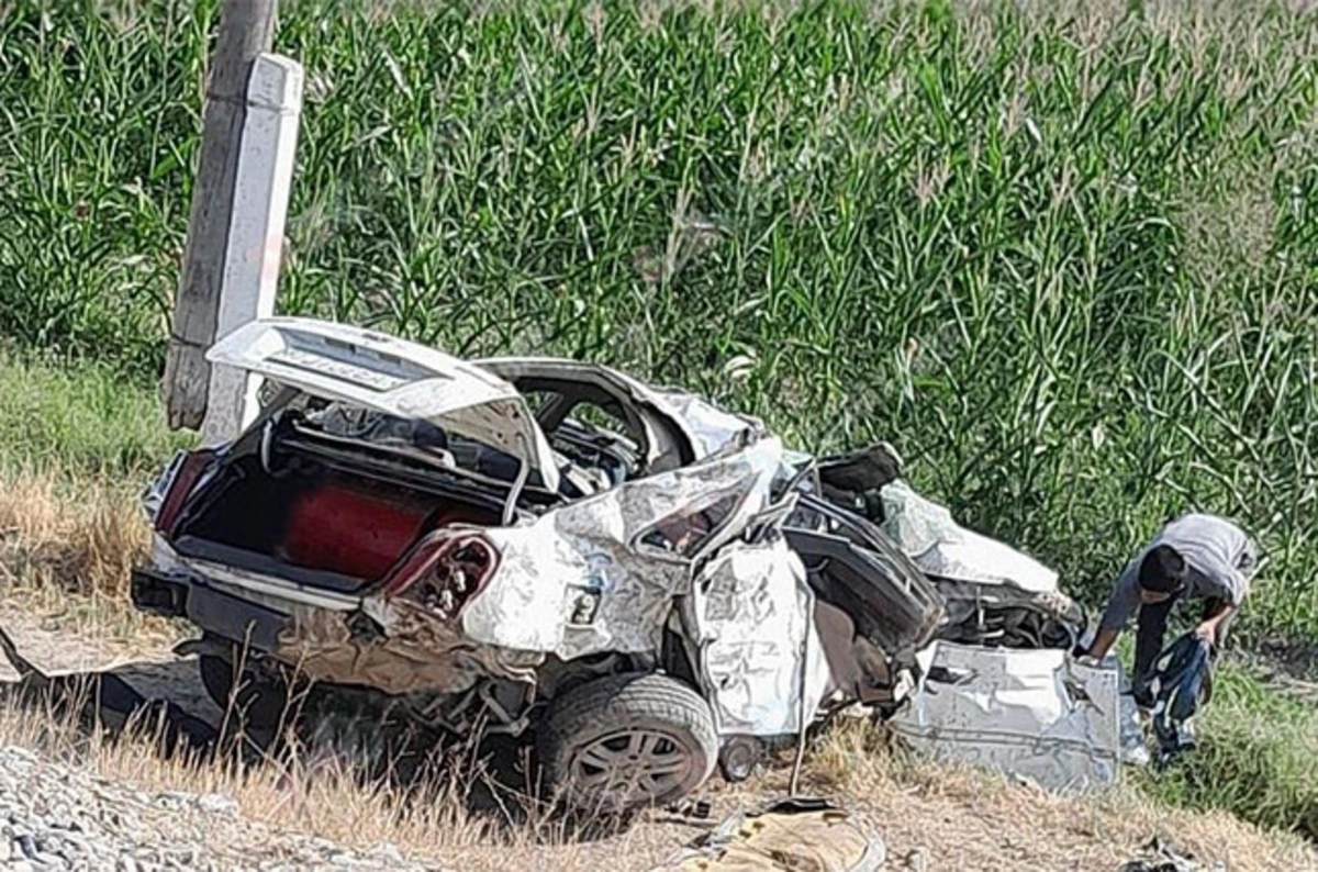 Özbəkistanda qatar avtomobillə toqquşub: 6 nəfər həlak olub