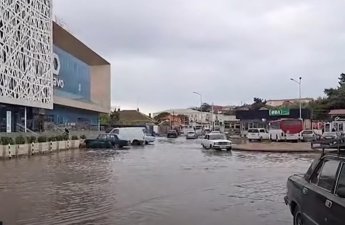 Yağış yenə Sabunçuda yenə çətin vəziyyət yaratdı... - VİDEO