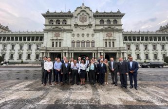 London İsrail vətəndaşlarına Kral Müdafiə Kollecində təhsil almağı qadağan etdi...
