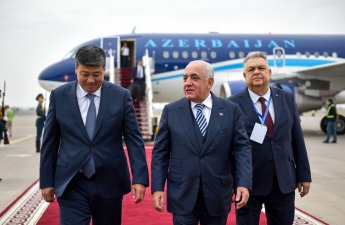Али Асадов прибыл в Кыргызстан для участия во встрече глав правительств стран ОТГ