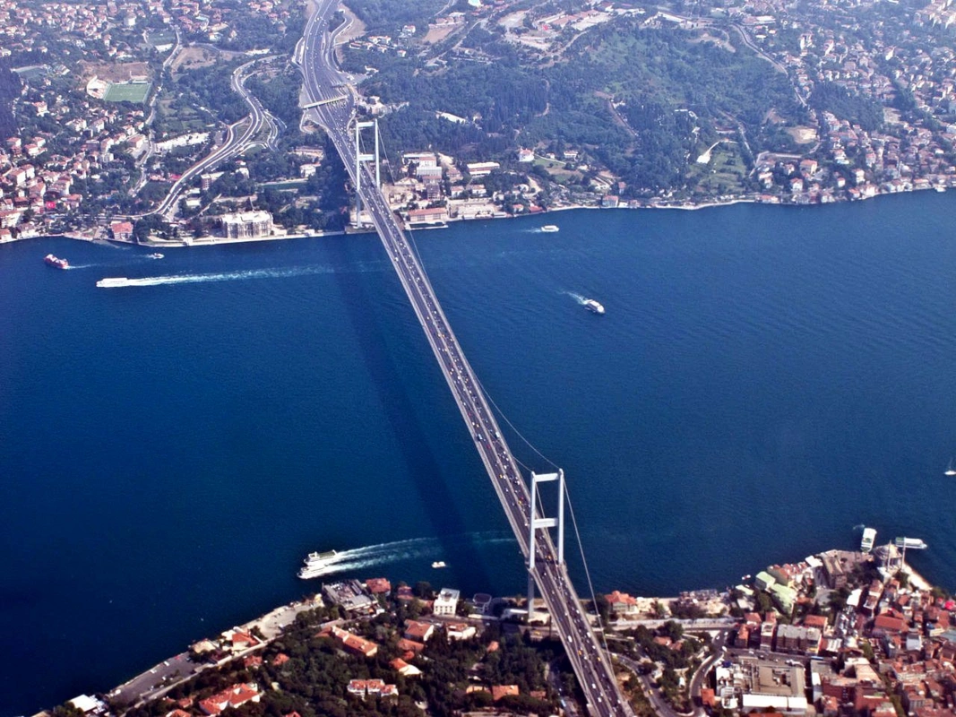 Bosfor boğazında gəmilərin hərəkəti dayandırıldı