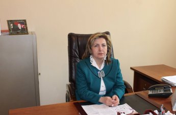 Məktəbdə pul yığdığı iddia edilən direktor vəzifəsindən azad olunub