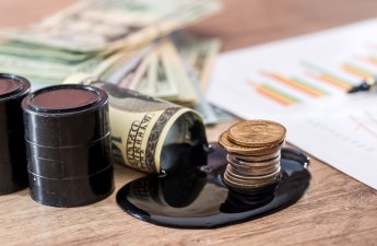 Цена на азербайджанскую нефть упала ниже $70