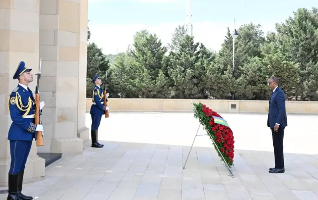 Ruanda prezidenti Şəhidlər xiyabanını ziyarət edib