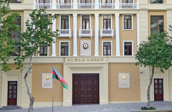 В Азербайджане снова продлили карантин