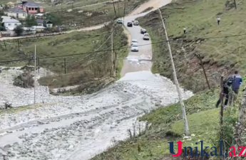 Lazanı sel basdı, yol bağlandı - VİDEO