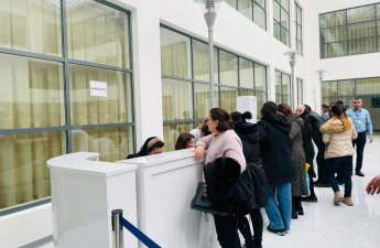 Şəkər xəstəsi müayinəyə getdi, kardioloq və qastroenteroloqun pullarını oğurladı