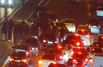 Около Бакинского олимпийского стадиона возникли пробки из-за ДТП