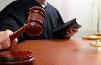 On bir yaşlı qıza qarşı əxlaqsızlıq edən iki uşaq atasına HÖKM OXUNDU