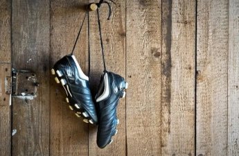 O da futbolu tərk edir