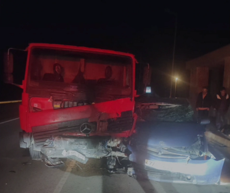 Yol nişanının tələbini pozan sürücünün səbəb olduğu ağır qəzanın ANBAAN GÖRÜNTÜLƏRİ