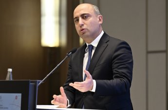 Nazir məktəblərdə pul yığılması hallarına münasibət bildirib