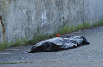 76-летний мужчина погиб под колёсами автомобиля в Баку
