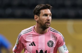 Messi klubu ilə müqaviləsinin müddətini uzatdı