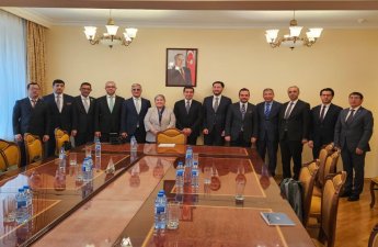 Hikmət Hacıyev TDT Baş katibinin müavinini qəbul edib