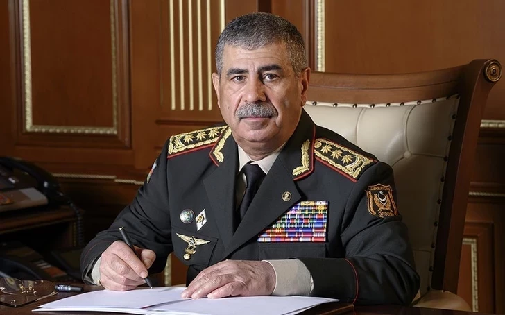 Министр обороны Азербайджана направил соболезнования Пакистану