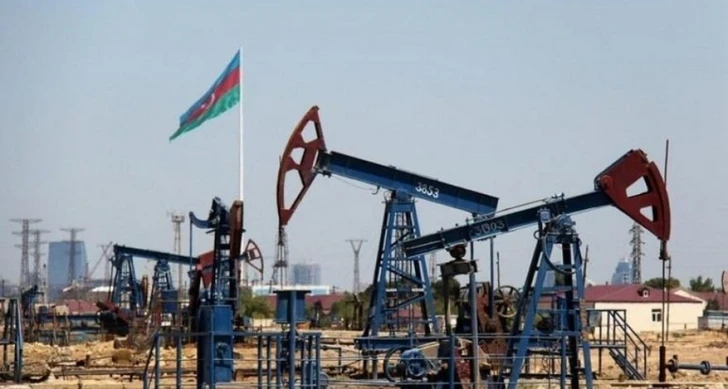 Цена на азербайджанскую нефть упала ниже $70