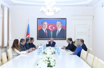 Rövşən Rzayev İctimai Şuranın üzvləri ilə görüşdü - FOTOLAR