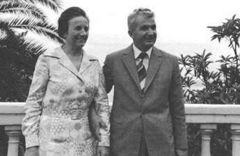 Arvadı ilə birgə edam olunan prezidentin oğlu ölkəsindən narazıdır: Məhkəmə qərar verdi