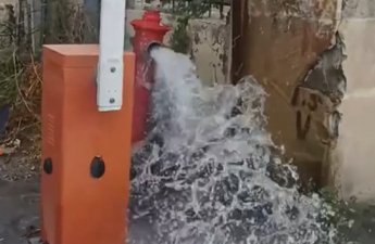 Xırdalanda küçəni su basdı - VİDEO