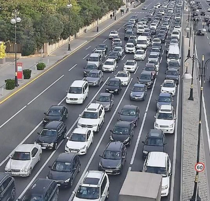 Paytaxtda sıxlıq olan küçələrin SİYAHISI