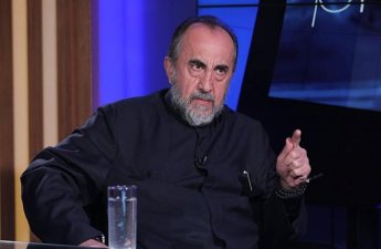 Erməni arxiyepiskop Mikael Acapaxyana hökm oxunub