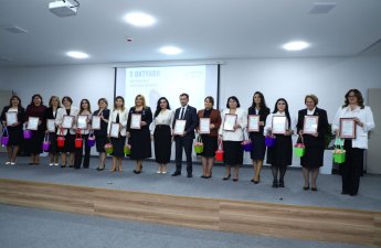 Paytaxt müəllimləri təltif edilib