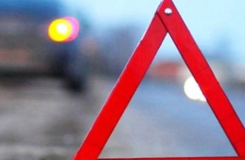 В Газахе два человека пострадали при падении легковушки в ущелье