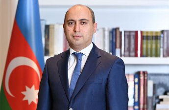 Emin Əmrullayev müəllimləri təbrik etdi - FOTO