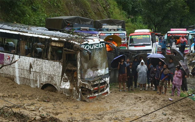 Nepalda daşqınlar və torpaq sürüşmələri: 50-yə yaxın ölən var - FOTO