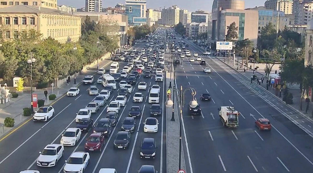 Bakının bu yollarında sıxlıq var - SİYAHI
