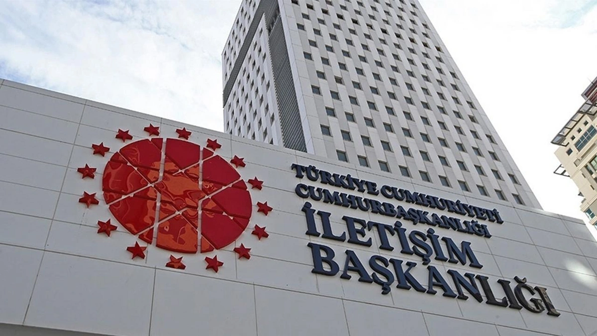 Oktyabrın 7-də Azərbaycanda bayraqların yarıya endirilməsi ilə bağlı iddia təkzib edildi - FOTO