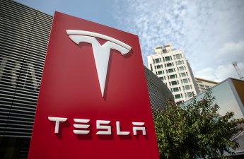 Tesla выпустила рекордно дешёвые электрокары