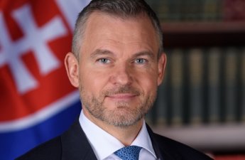 Президент Словакии настаивает, что его страна должна участвовать в 