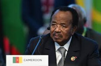 СМИ: Президент Камеруна намерен руководить страной до 100 лет