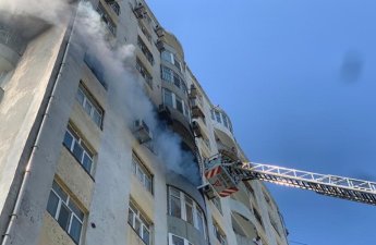 Bakıda yaşayış binasında yanğın
