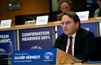 Varheli Aİ-yə qarşı casusluq ittihamlarını rədd edib